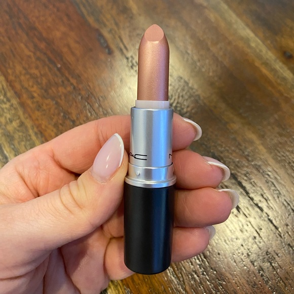 Brand New MAC Lipstick – “Delish” Frost Finish 💄 - Picture 5 of 5